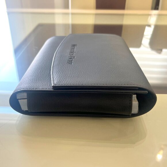 Mercedes-Benz 2010 ML-Class Owner Manuals with Portfolio! - Picture 14 of 16